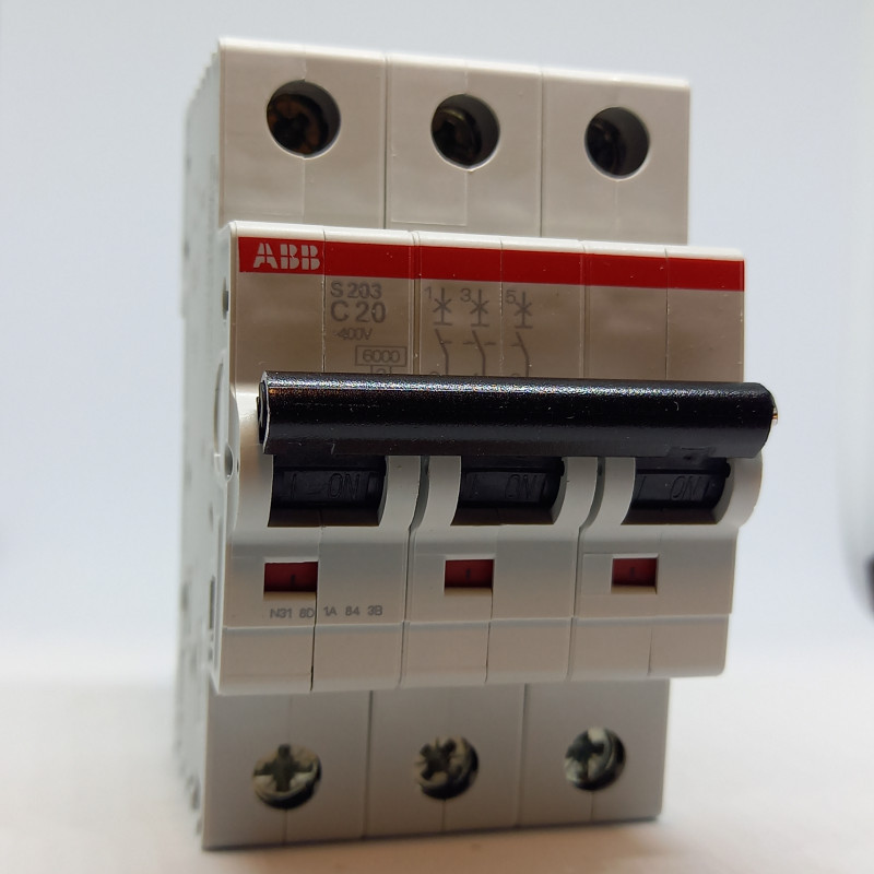 2CDS253001R0204 S203-C20 AUT. SWITCH 20 A 3P