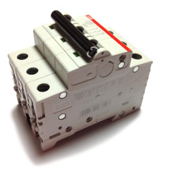 2CDS253001R0204 S203-C20 AUT. JUNGIKLIS 20 A 3P