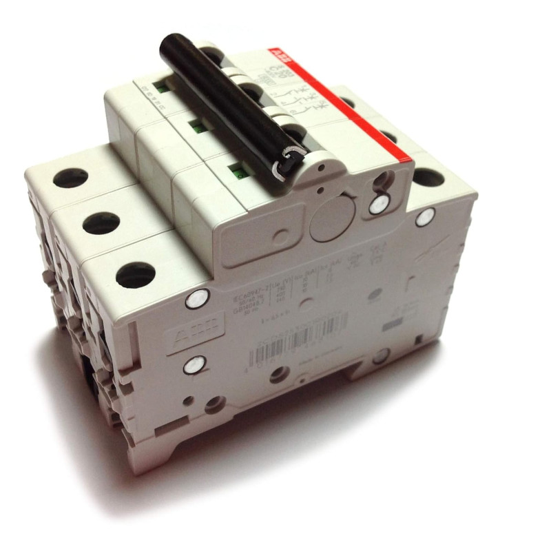 2CDS253001R0204 S203-C20 AUT. SWITCH 20 A 3P