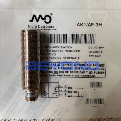 Ind.M18, PNP-NO, M12 Plug, Sch-LD