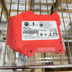 Allen Bradley Guardmaster 24 V ac/dc Safety Relay