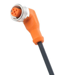 Connecting cable with socket