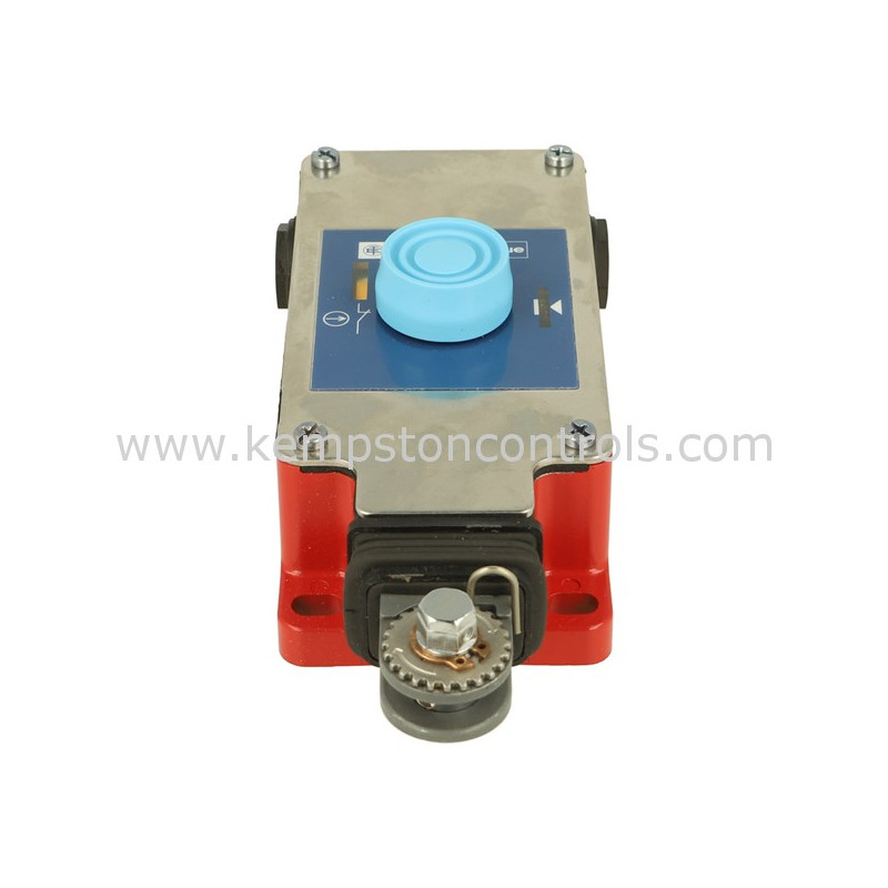 Latching emergency stop rope pull switch