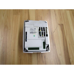 Dažnio keitiklis E82MV1524B001 - Lenze